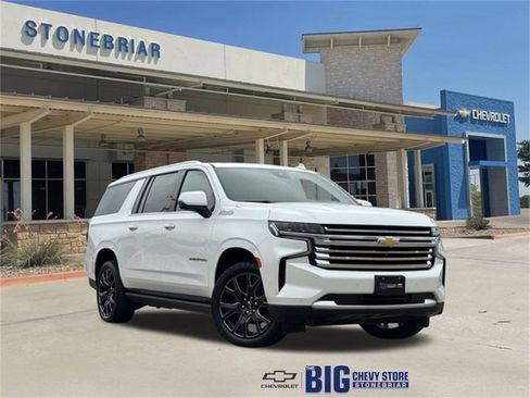 Used 2023 Chevrolet Suburban High Country image 1