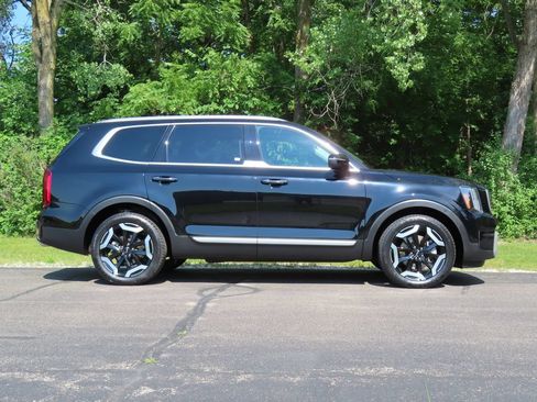 Certified 2025 Kia Telluride S AWD/4WD image 2