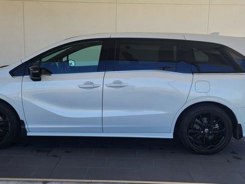 Used 2024 Honda Odyssey Sport image 11