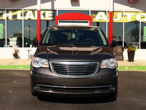 Used 2015 Chrysler Town & Country Touring w/ Driver Convenience Group FWD image 2