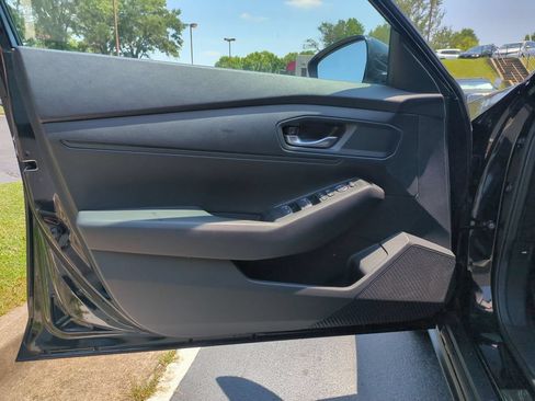Used 2025 Honda Accord LX image 11