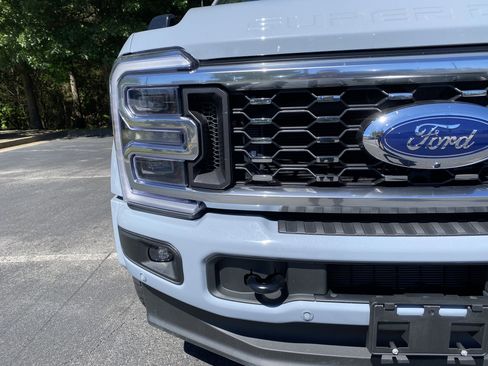 Used 2025 Ford F450 Platinum w/ FX4 Off-Road Package AWD/4WD image 14