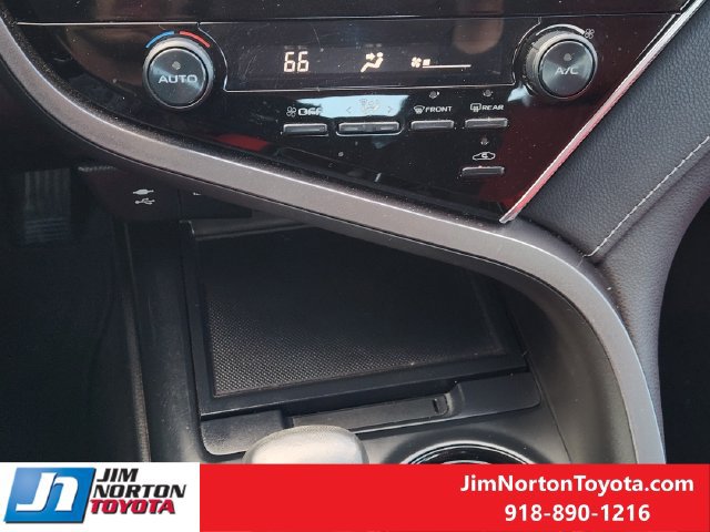 Used 2018 Toyota Camry SE w/ Moonroof Package FWD image 20