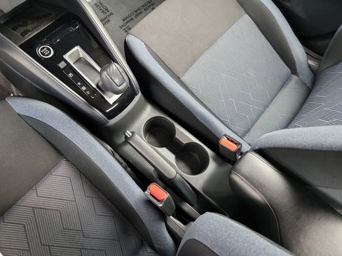Used 2025 Nissan Versa SV FWD image 26