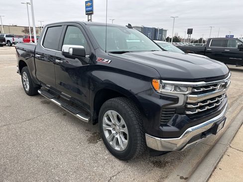 Used 2022 Chevrolet Silverado 1500 LTZ w/ LTZ Convenience Package II image 4