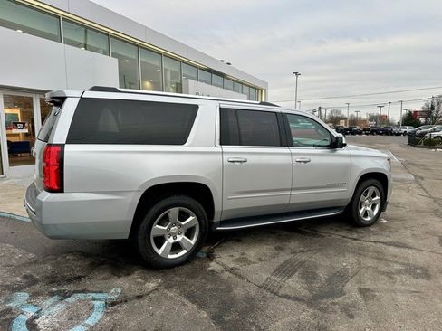 Used 2020 Chevrolet Suburban Premier image 7