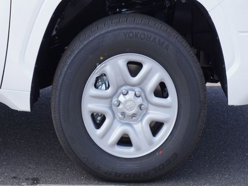 New 2026 Toyota Tundra SR image 5