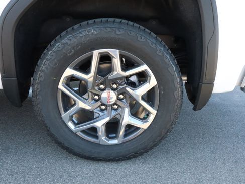 New 2026 GMC Sierra 1500 SLT image 22