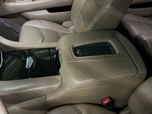 Used 2019 Cadillac Escalade ESV Platinum image 28