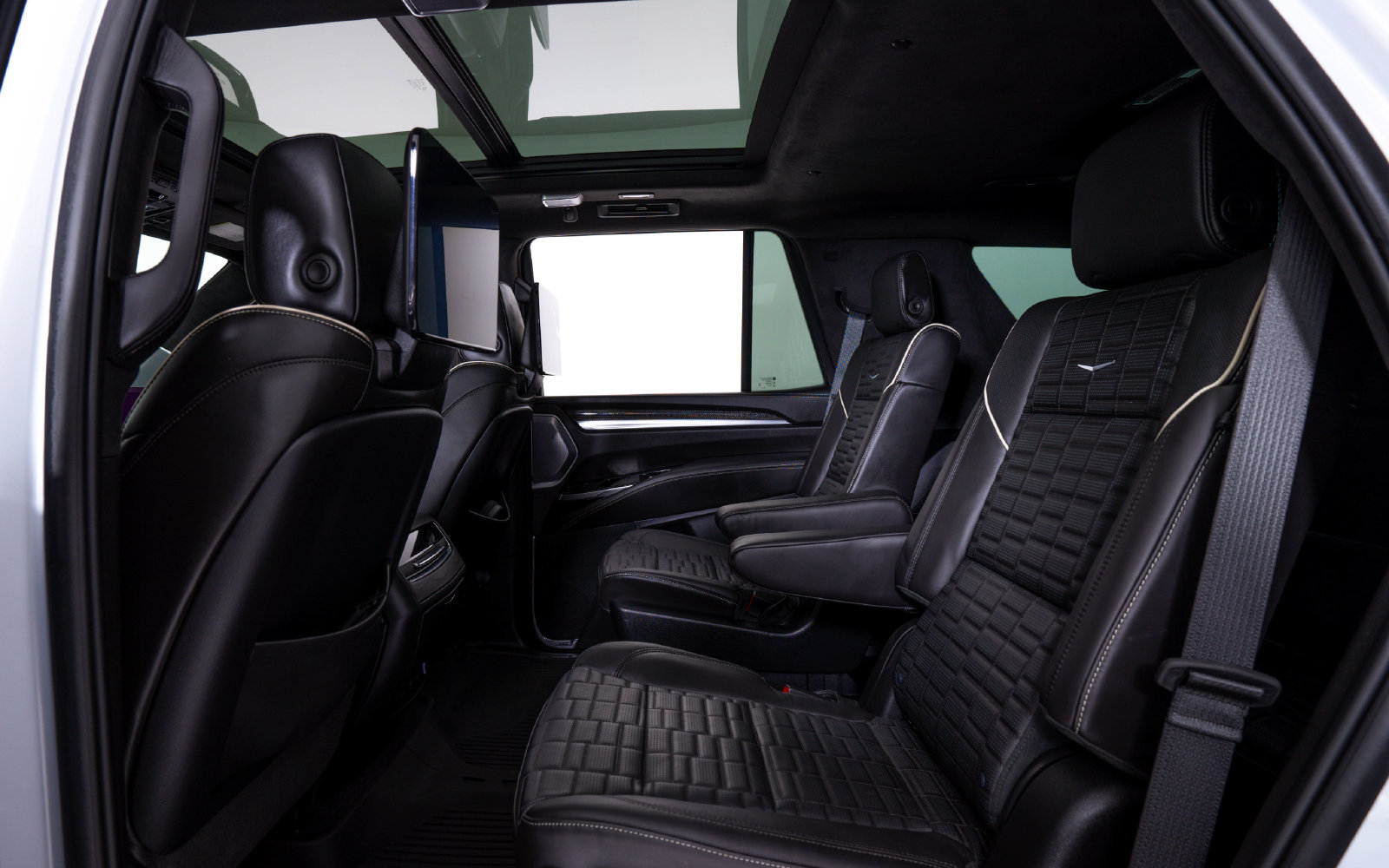 Used 2026 Cadillac Escalade V w/ LPO, Floor Liner Package AWD/4WD image 20
