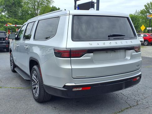 Used 2023 Jeep Wagoneer L Series II AWD/4WD image 2