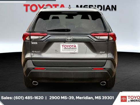 Used 2024 Toyota RAV4 XLE image 4