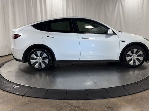 Used 2023 Tesla Model Y Long Range image 2