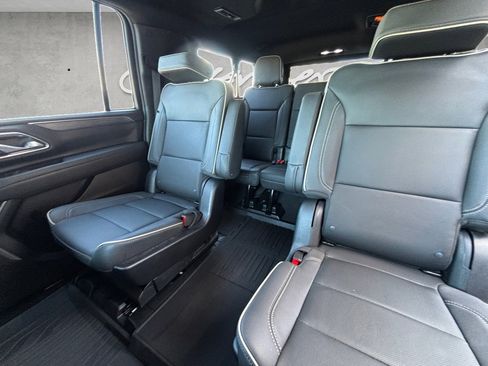 Used 2023 GMC Yukon XL SLT w/ SLT Premium Package image 27