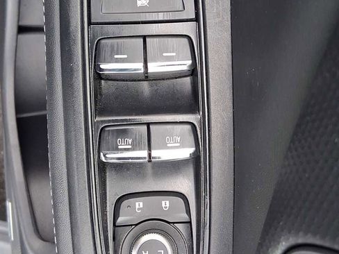 Used 2023 Subaru Forester Touring image 15