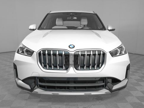 Used 2025 BMW X1 xDrive28i image 2