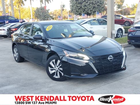 Used 2025 Nissan Altima 2.5 S FWD image 1