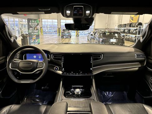 Used 2024 Jeep Wagoneer Series II image 22