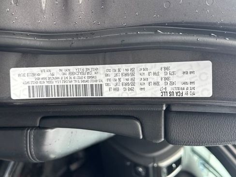 Used 2018 Jeep Grand Cherokee Limited w/ Luxury Group II image 30