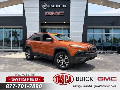 Used 2015 Jeep Cherokee Trailhawk w/ Leather Interior Group AWD/4WD image 1