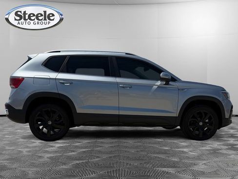 New 2024 Volkswagen Taos SE image 6