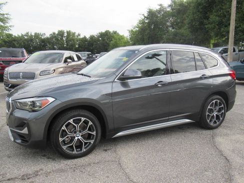 Used 2022 BMW X1 sDrive28i w/ Premium Package FWD image 4
