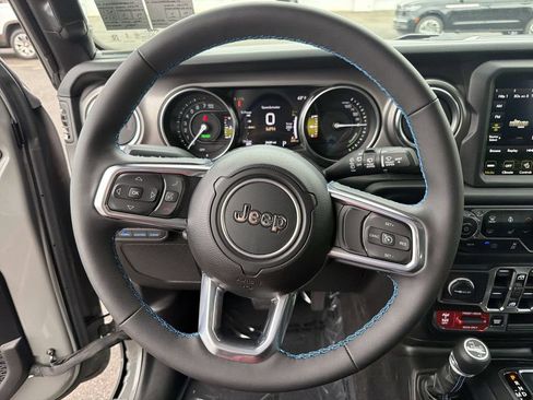 Used 2023 Jeep Wrangler Unlimited Rubicon 4xe w/ Cold Weather Group AWD/4WD image 22