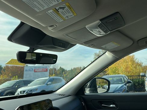 Certified 2024 Nissan Pathfinder SL image 21