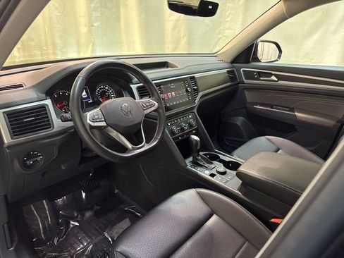Certified 2021 Volkswagen Atlas SE image 25