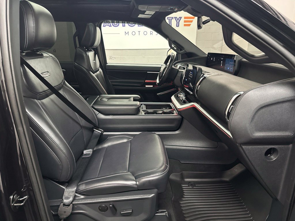 Used 2025 Ford Expedition Max Platinum w/ Stealth Performance Package AWD/4WD image 19