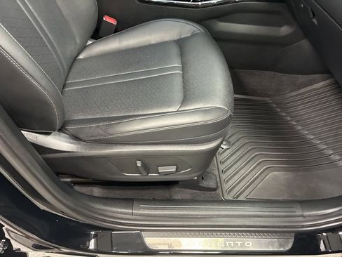 Used 2023 Kia Sorento SX image 9