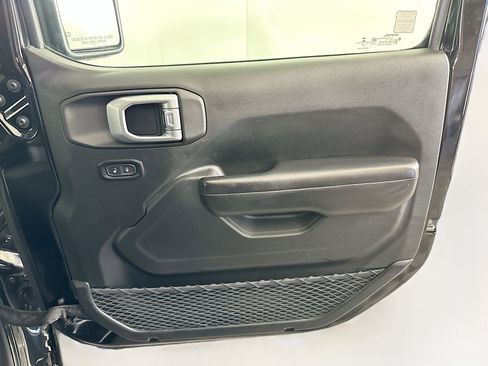 Used 2019 Jeep Wrangler Unlimited Sport S image 30