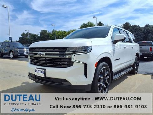 Used 2022 Chevrolet Suburban RST image 2