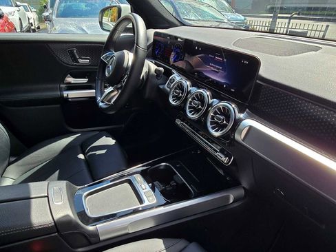 Used 2024 Mercedes-Benz EQB 250+ image 11