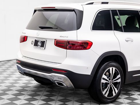 Certified 2025 Mercedes-Benz GLB 250 4MATIC image 31
