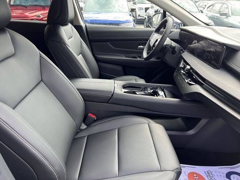 Used 2025 Nissan Murano SV FWD image 8