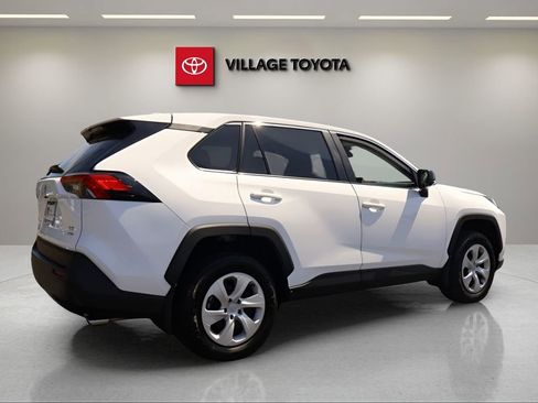 Used 2025 Toyota RAV4 LE AWD/4WD image 5