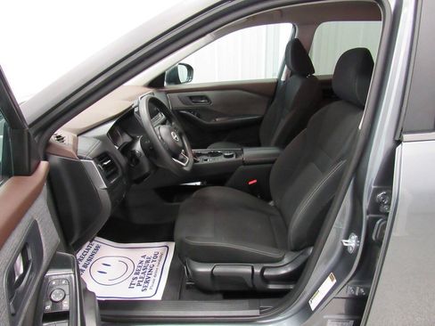 Used 2023 Nissan Rogue S AWD/4WD image 27