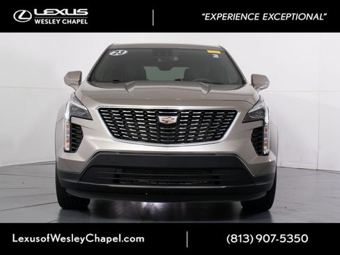 Used 2023 Cadillac XT4 Luxury w/ Cold Weather Package FWD image 9