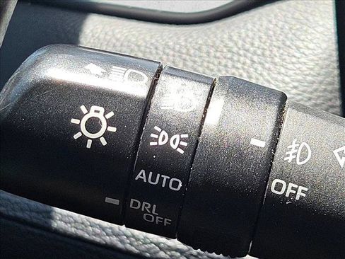 Used 2021 Toyota RAV4 XLE Premium FWD image 7