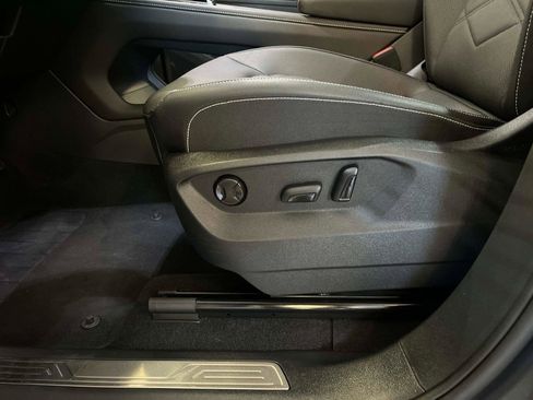 Certified 2025 Volkswagen Atlas SE image 20