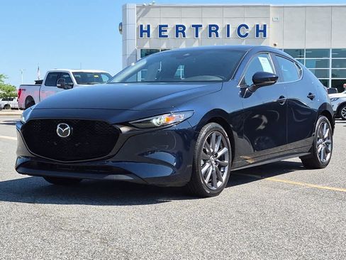 Used 2022 MAZDA MAZDA3 s FWD image 1