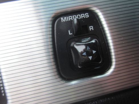 Used 2004 Ford Thunderbird RWD image 25