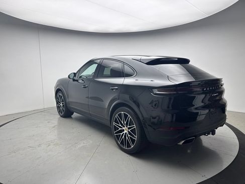 Certified 2024 Porsche Cayenne Coupe AWD/4WD image 3