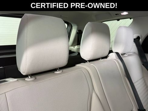 Certified 2025 Land Rover Discovery S AWD/4WD image 29