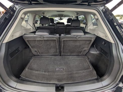 Used 2022 Volkswagen Tiguan SE image 30