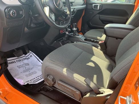 Used 2025 Jeep Gladiator Willys image 14