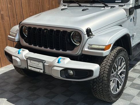 Used 2024 Jeep Wrangler High Altitude image 21