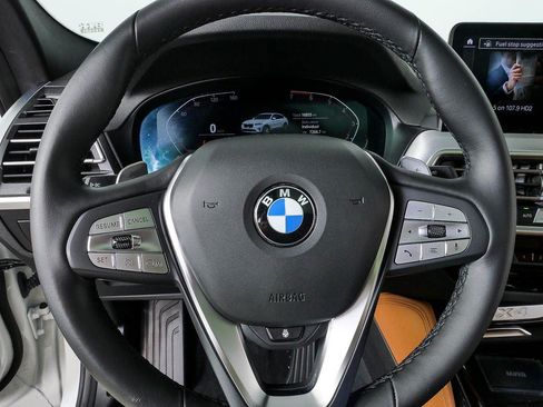 Used 2025 BMW X4 xDrive30i AWD/4WD image 8