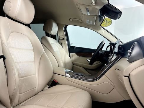 Used 2022 Mercedes-Benz GLC 300 image 24